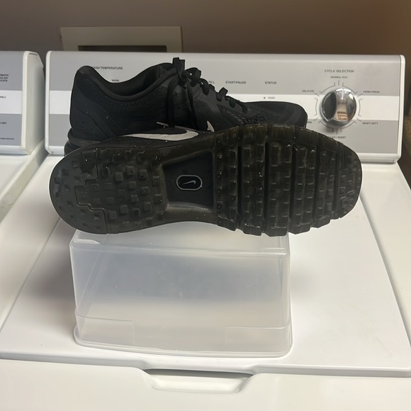 Nike Running Shoes - Picture 3 of 5